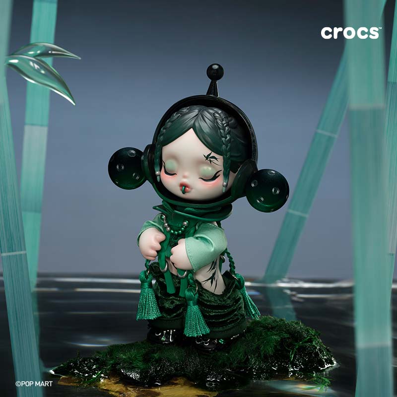 Skullpanda x CROCS OOTD Figure